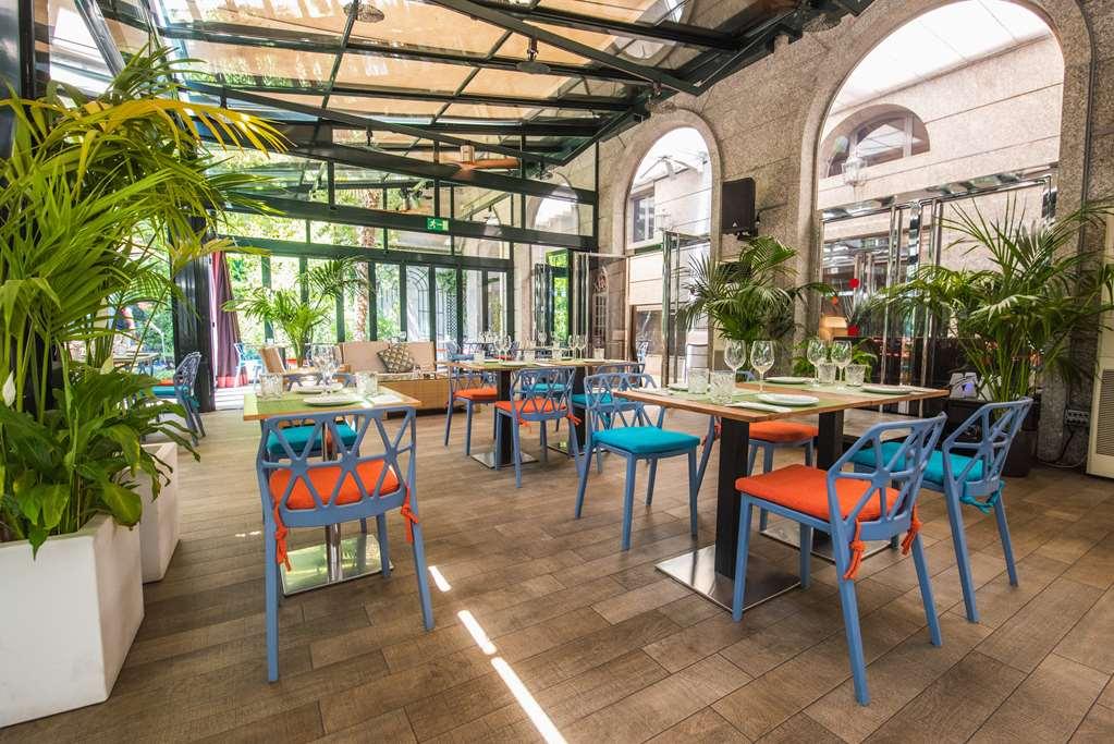 Vp Jardin De Recoletos Otel Madrid Restoran fotoğraf
